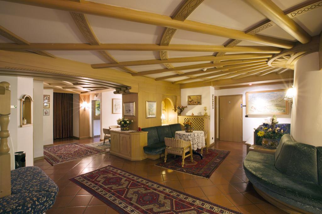 Hotel Al Lago Soraga Exteriér fotografie