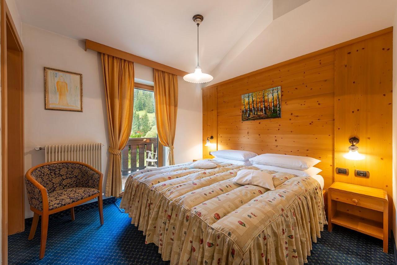 Hotel Al Lago Soraga Exteriér fotografie