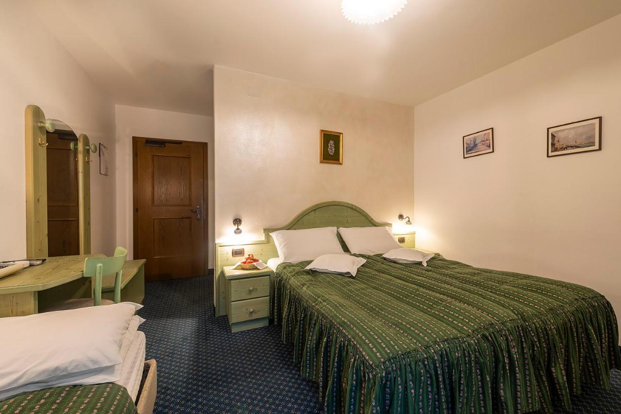 Hotel Al Lago Soraga Exteriér fotografie