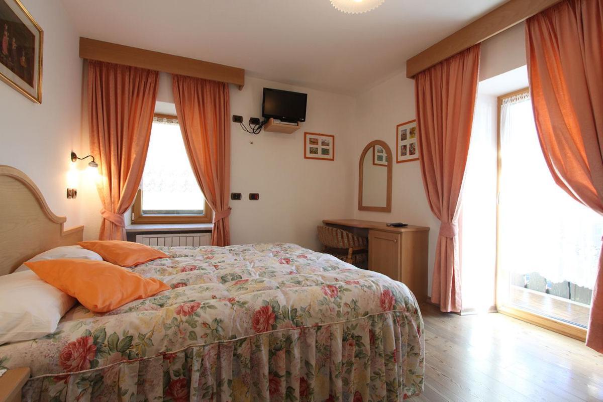 Hotel Al Lago Soraga Exteriér fotografie